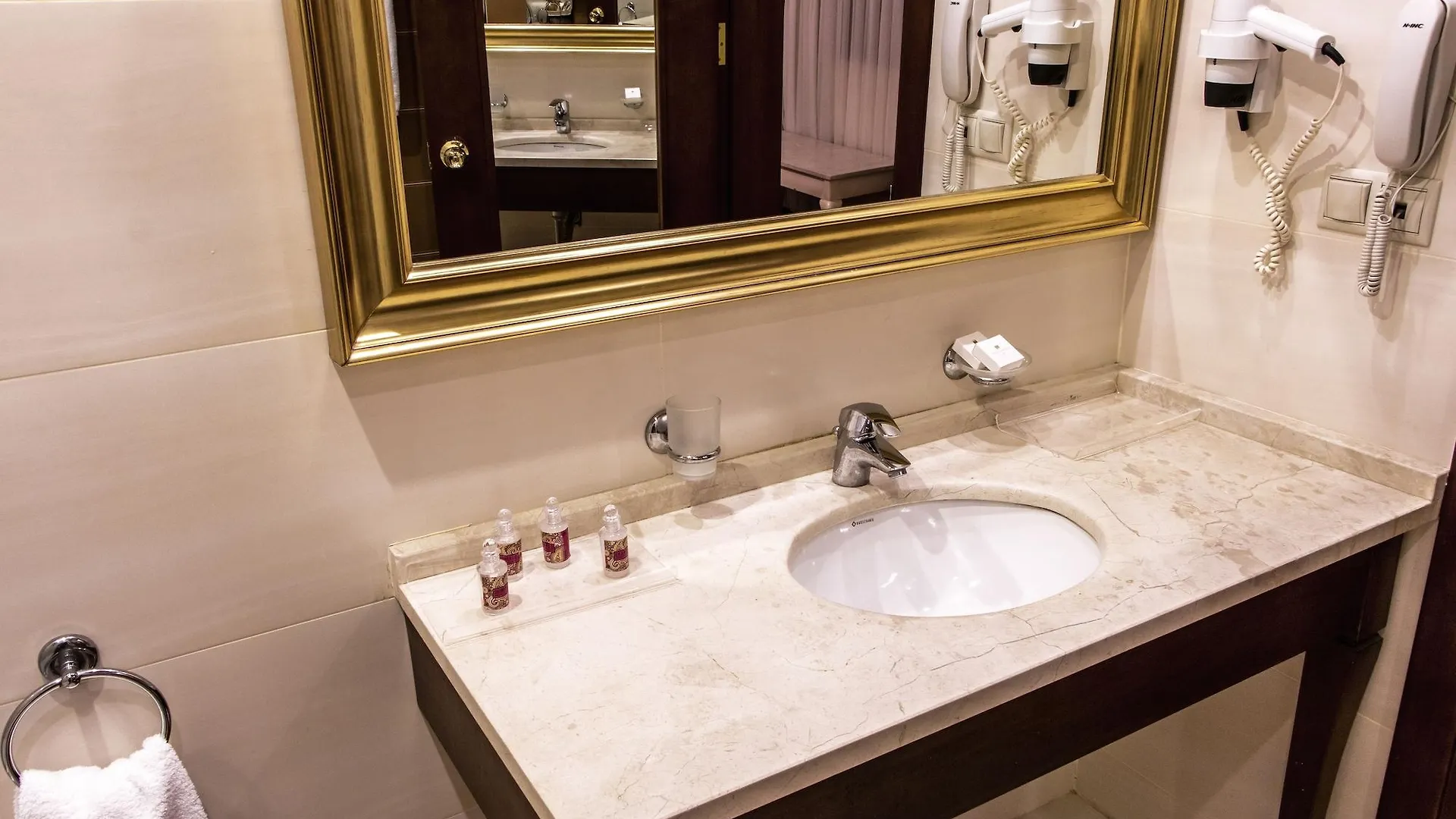 Atropat Old City Hotel Baku 4*,